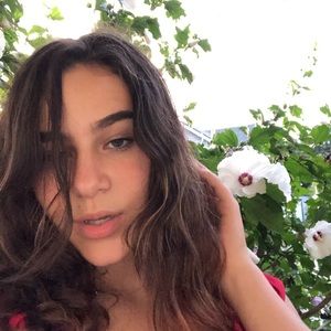 Meet your Posher, Skyelind